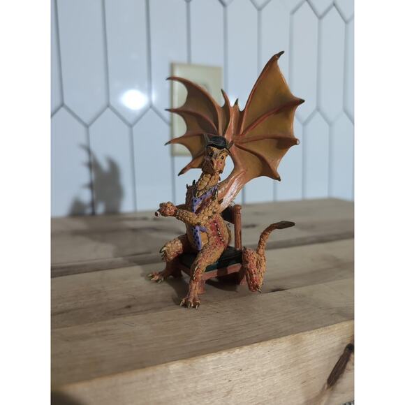 The Hamilton Collection "Cheatin' Charlie" Dragon, Hold'em Or Fold'em‎ Figurine - Picture 5 of 6